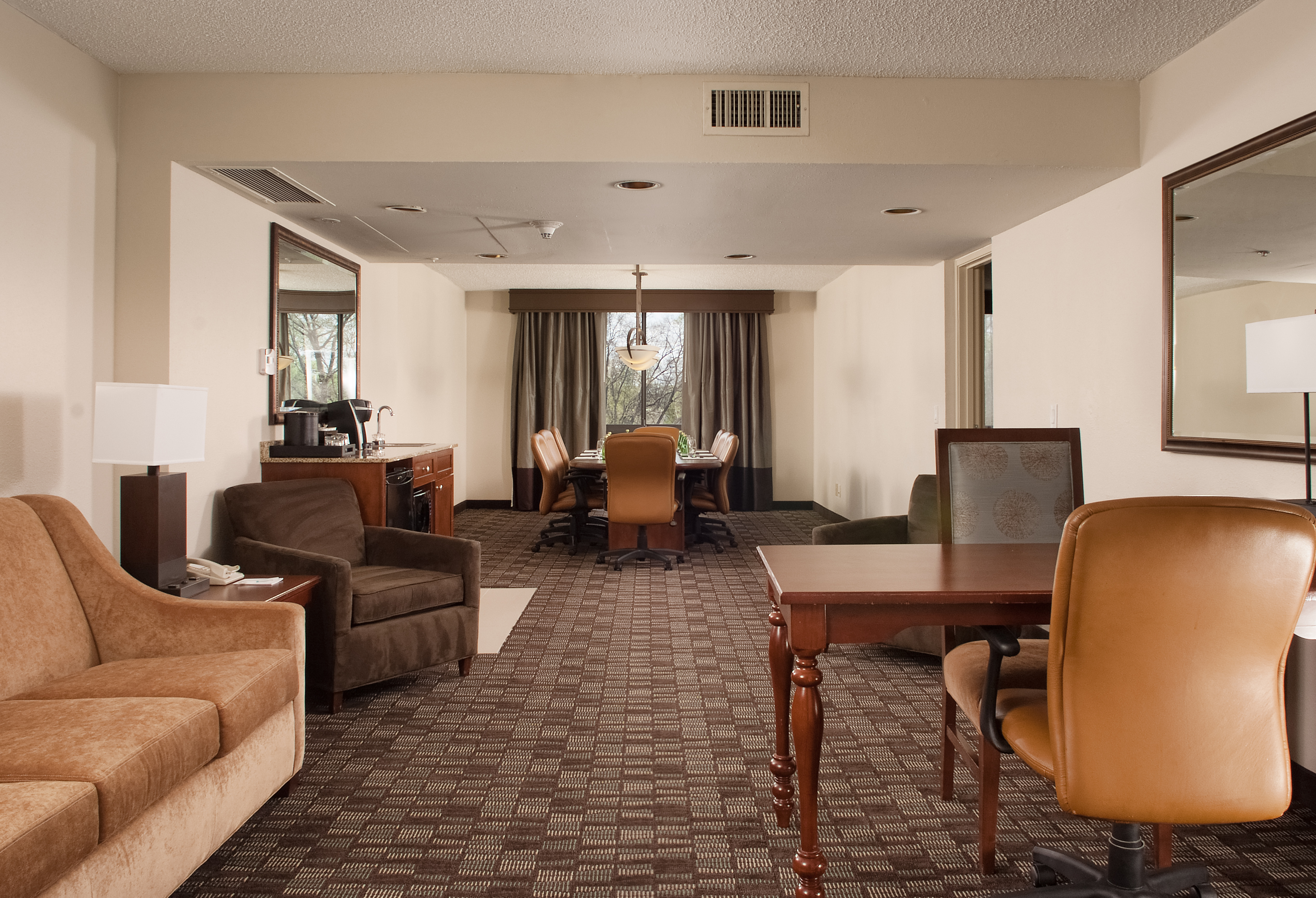 governors suite NAES6291 Embassy Suites Governors Suite Nashville